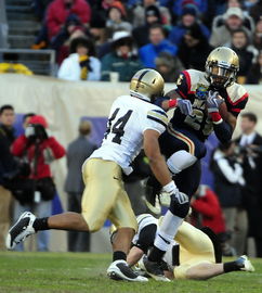 AC米兰-中锋回撤拿球是否成为破解低位防守的关键点，中锋后撤步