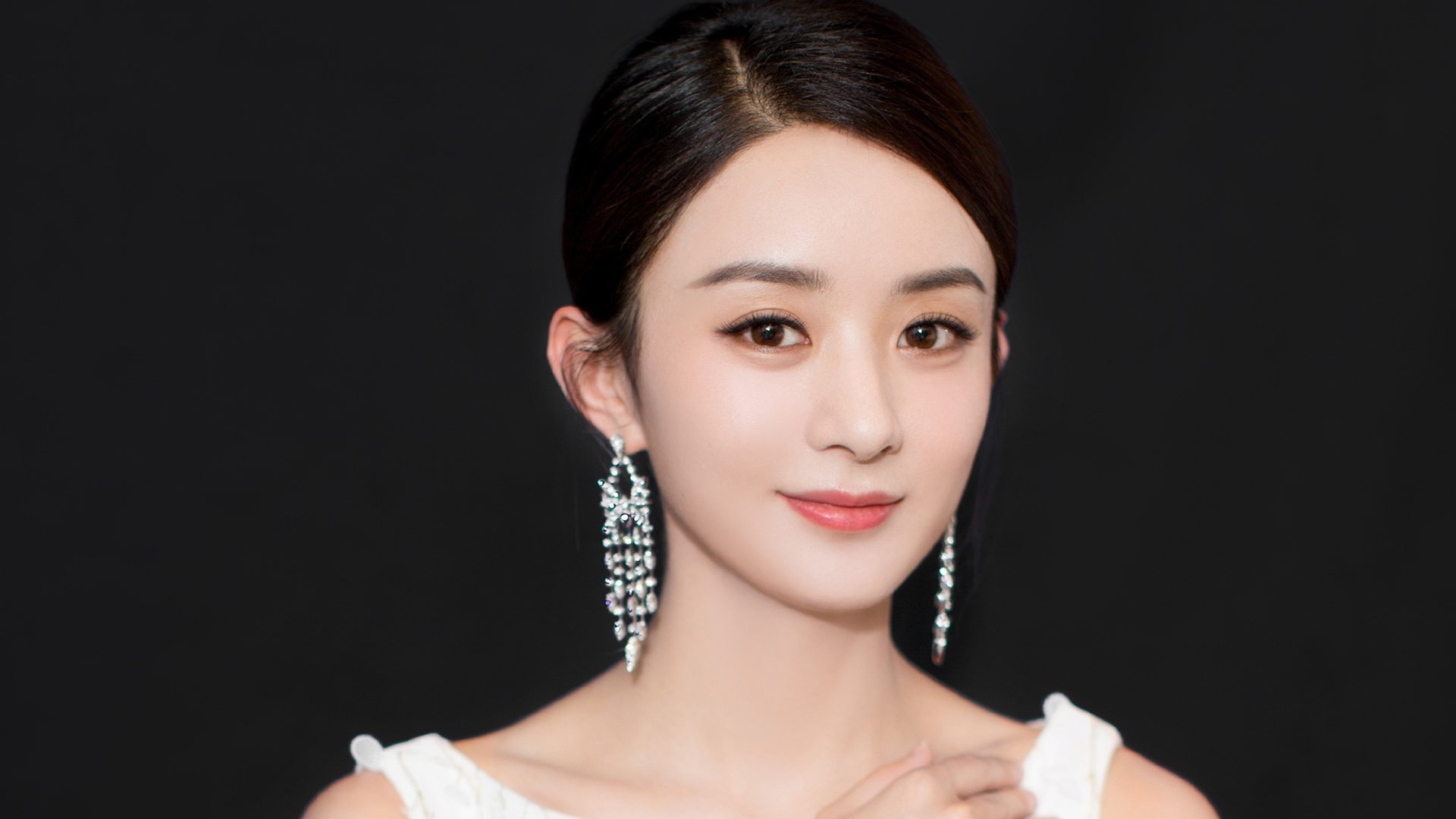 -外教与本土文化冲突明显，纯外教和中外教对比