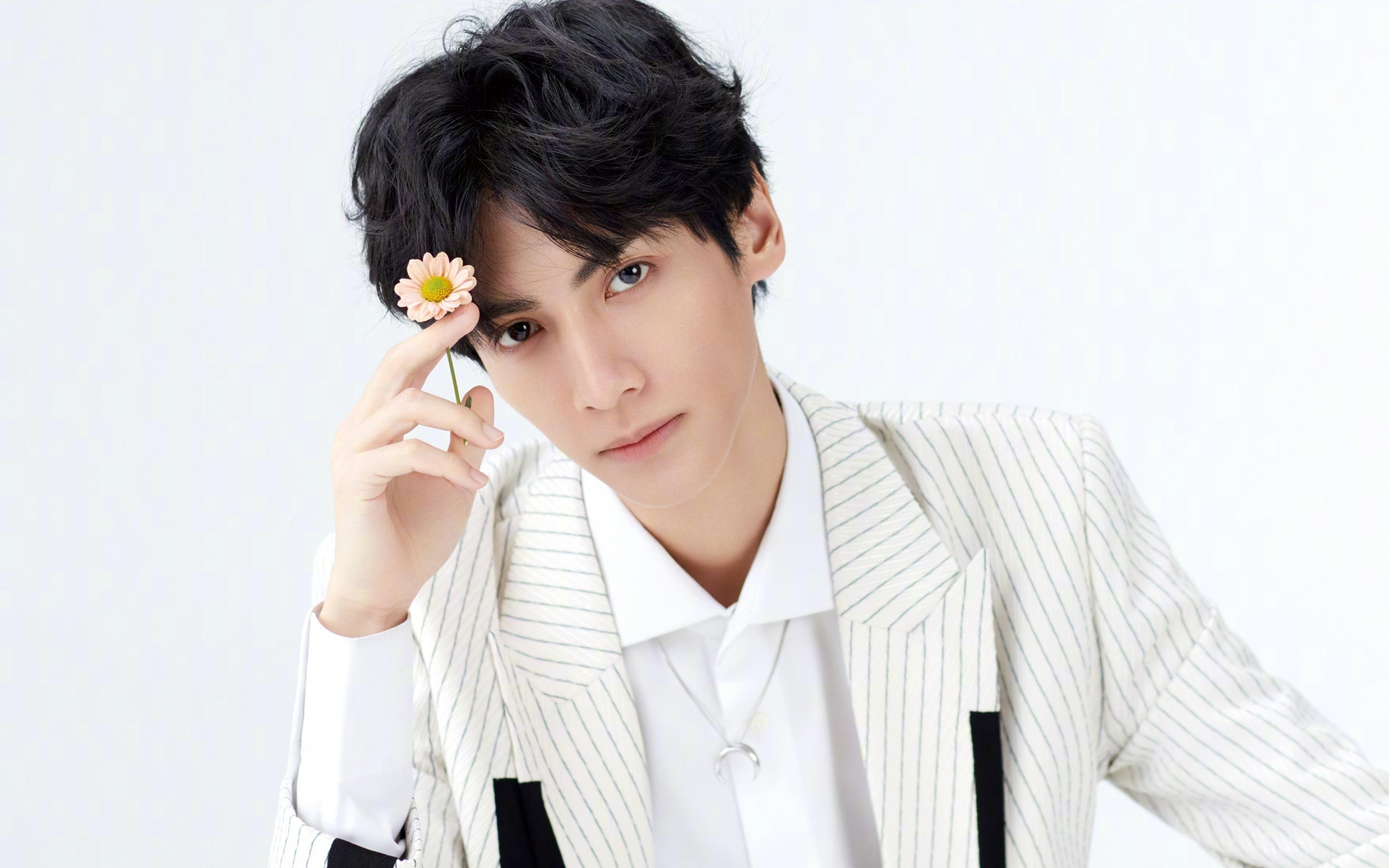 米兰体育APP-新月有意国米三将：恰尔汗、阿切尔比、西奥，恰尔汗奥卢对比埃里克森